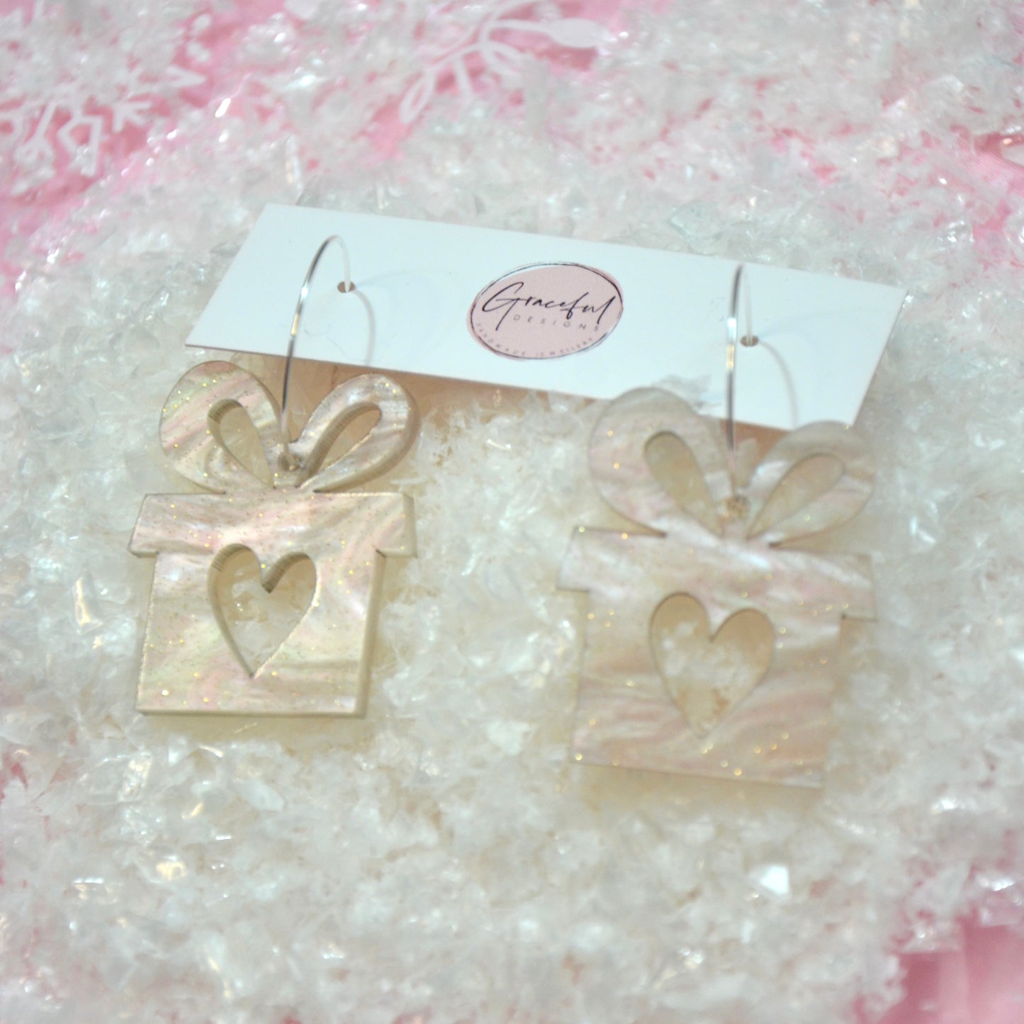 Pinky Pearl Present Hoop Earrings