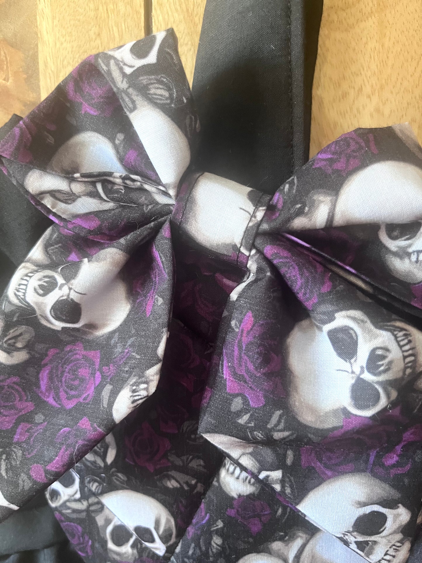 Small Skull Frill Heart Tote Bag (with bow)